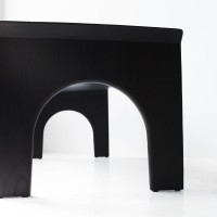 <a href=https://www.galeriegosserez.com/gosserez/artistes/cober-lukas.html>Lukas Cober</a> - Kuro - low table
